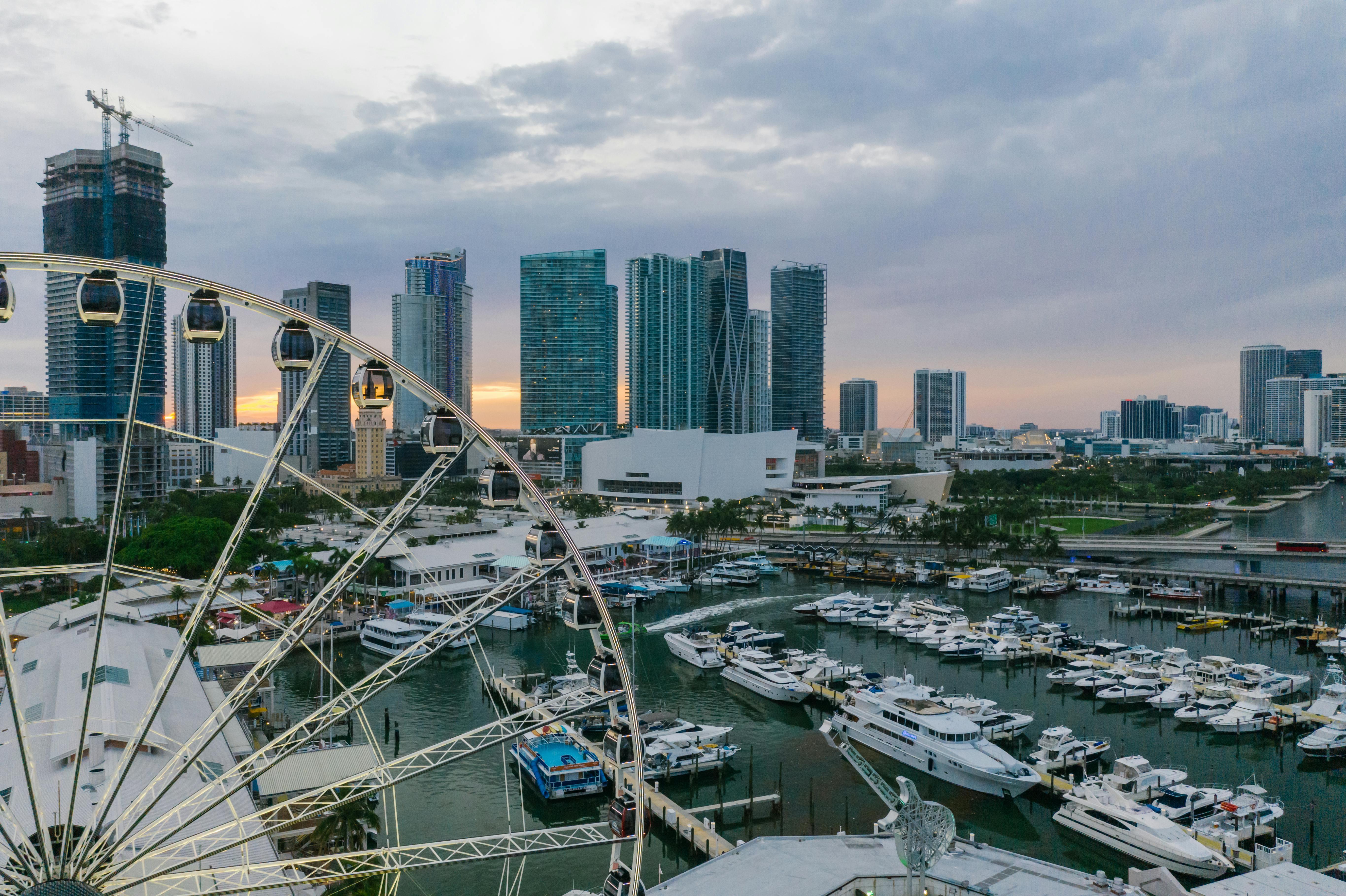 Four Seasons Hotel Miami - Luxury Private Residences