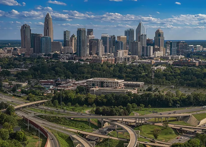Kasa Freemorewest Charlotte